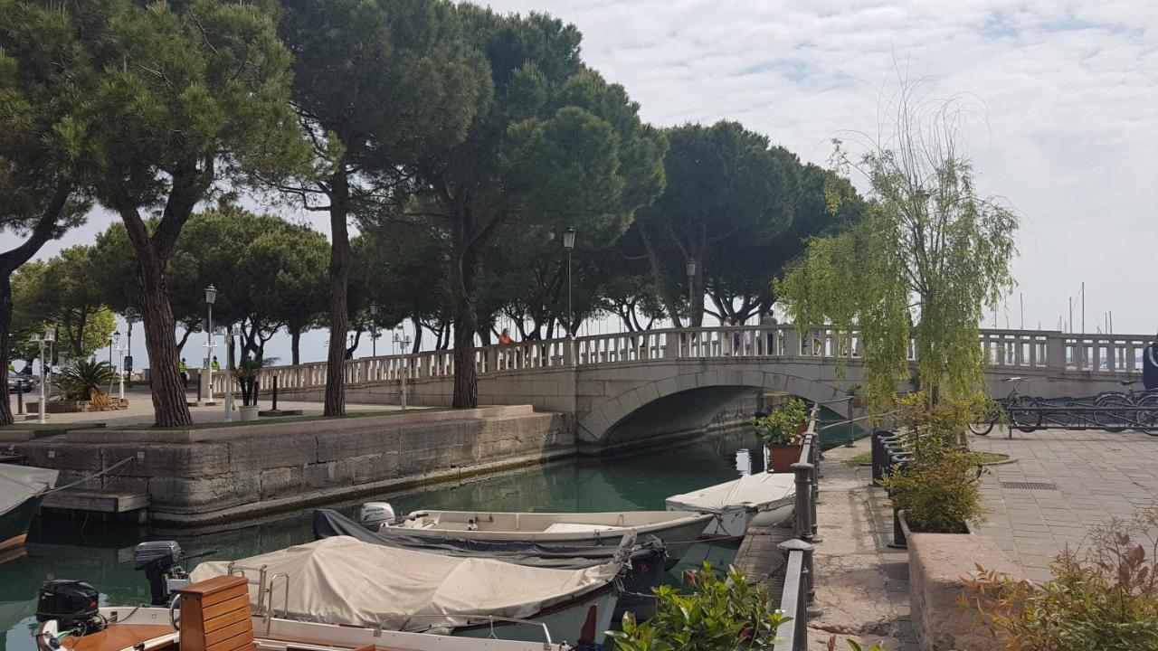 Luminoso Trilocale Con Piscina E Giardino Privato Apartment Desenzano del Garda Exterior photo