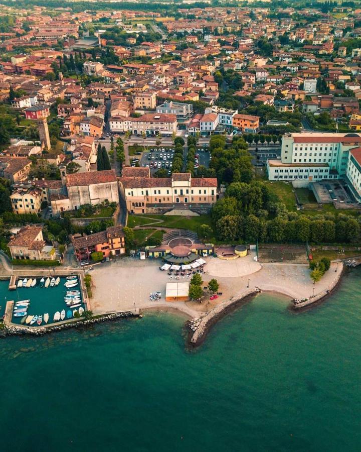 Luminoso Trilocale Con Piscina E Giardino Privato Apartment Desenzano del Garda Exterior photo