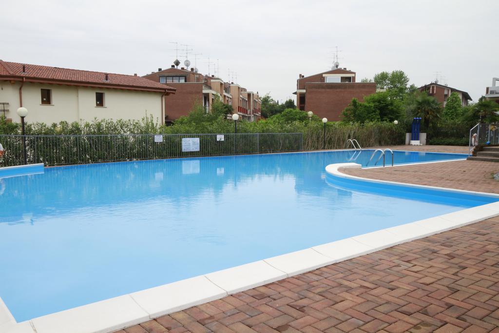 Luminoso Trilocale Con Piscina E Giardino Privato Apartment Desenzano del Garda Exterior photo