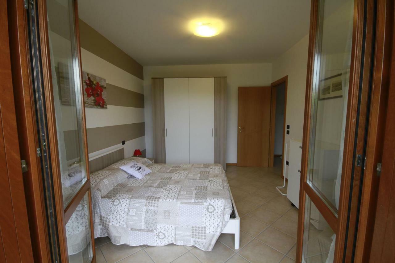 Luminoso Trilocale Con Piscina E Giardino Privato Apartment Desenzano del Garda Exterior photo