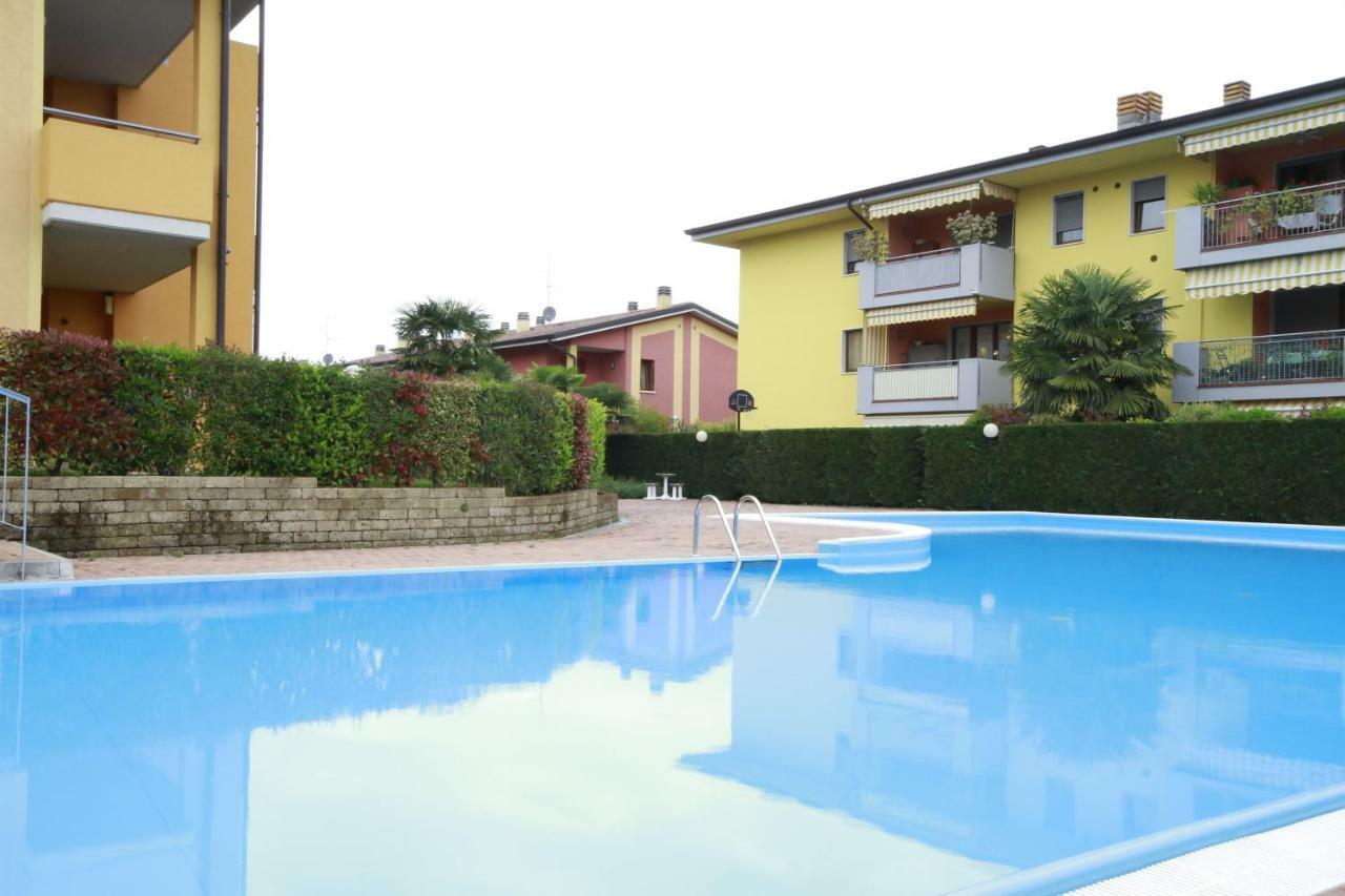 Luminoso Trilocale Con Piscina E Giardino Privato Apartment Desenzano del Garda Exterior photo